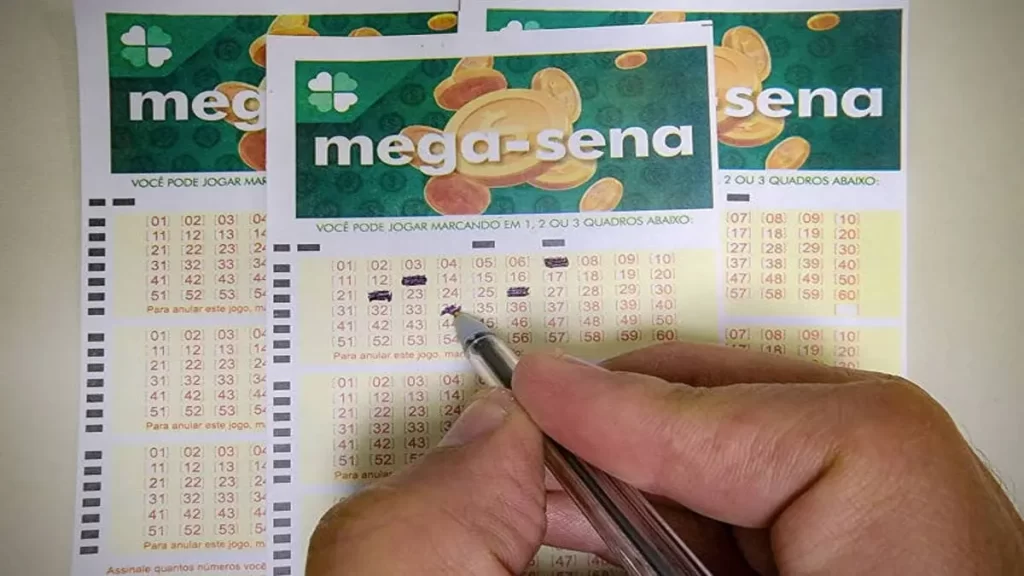 Bilhete da Mega-Sena com prêmio acumulado de R$ 130 milhões